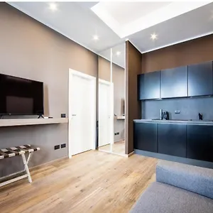 New Amazing Bilo In The Heart Of From Moscova Group , Milán Italia